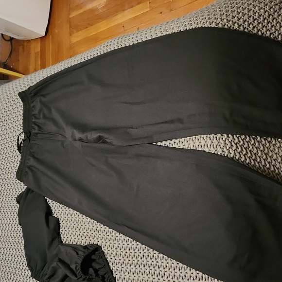Black 2 peice outfit - Picture 2 of 3